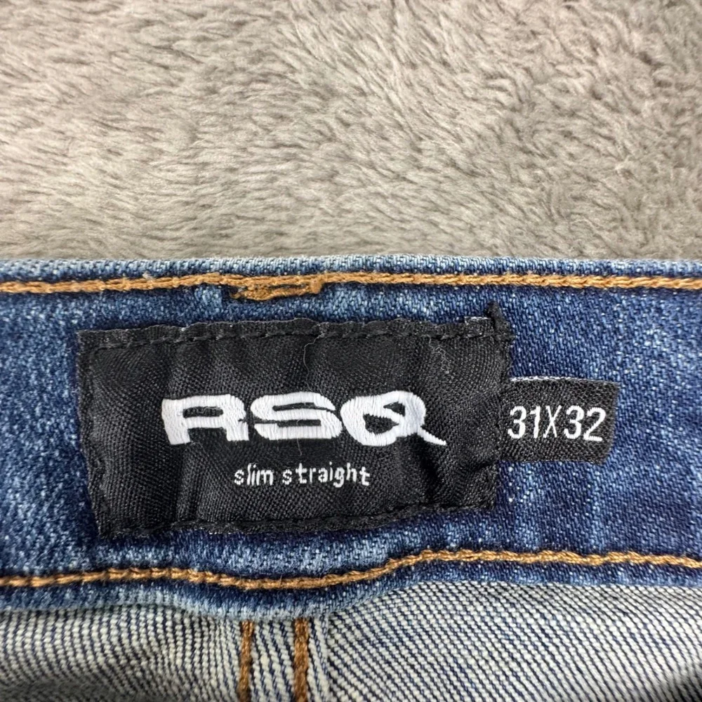 RSQ Slim Straight Jeans Men Blue Wash Size 31x32 Distressed Denim‎
